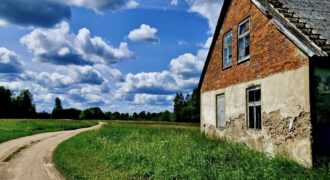 Divi gleznaini lauku īpašumi ar ēkām – Abavas pagasts, Talsu novads