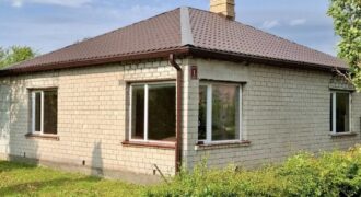 Māja ar zemi Kandavā