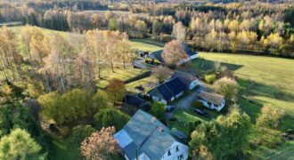 Iekopta saimniecība ar plašu zemi un māju Ģibuļu pagastā