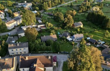 Ēka ar dzīvojamo un komercplatību – Valdemārpilī