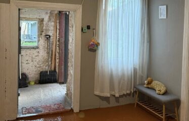 Skaisti iekopts īpašums, Talsu novadā ar skatu uz Laidzes ezeru