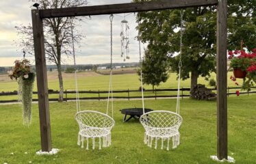 Skaisti iekopts īpašums, Talsu novadā ar skatu uz Laidzes ezeru