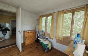 Zemesgabals ar namiņu Berģos