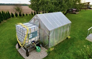 Skaisti iekopts īpašums, Talsu novadā ar skatu uz Laidzes ezeru