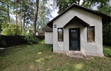 Zemesgabals ar namiņu Berģos