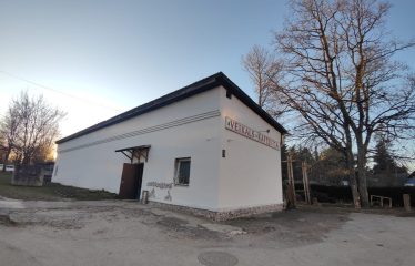 Veikals-kafejnīca Ugālē